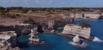 Lovers arch collapses