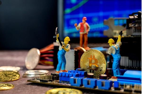 Canada's Energy ETF Surge Is Directly Tied to Crypto Miners Expanding Locally