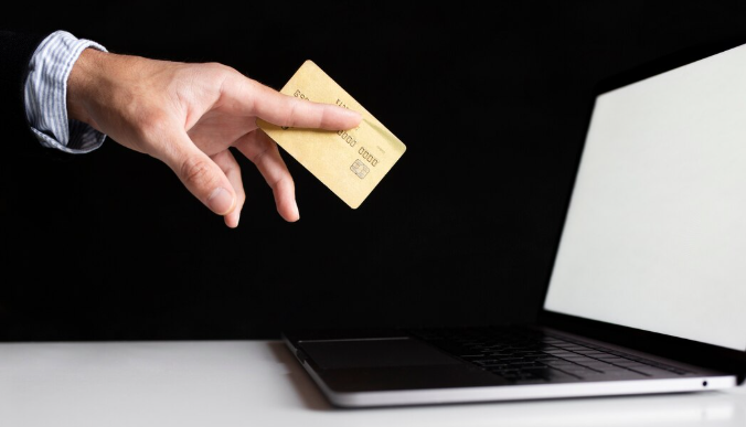 FTC Launches Probe Into Crypto Rewards Cards After Surge in Consumer Complaints