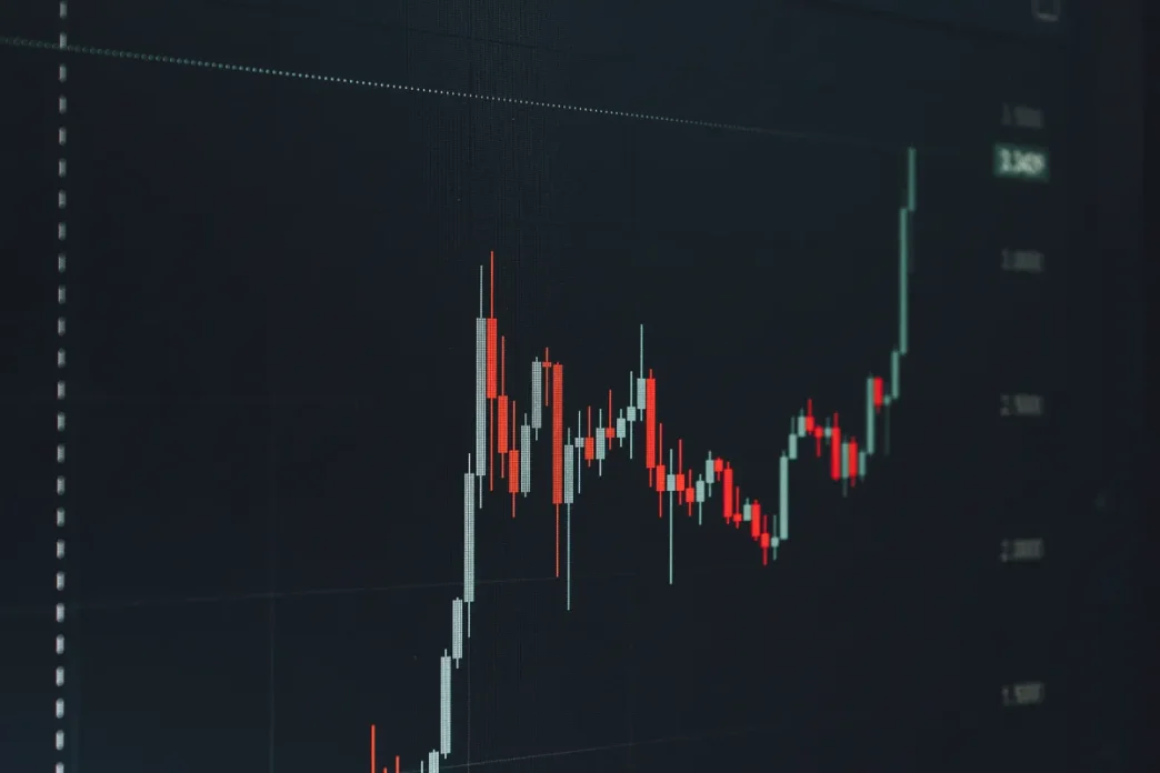 Bitcoin trendline support test